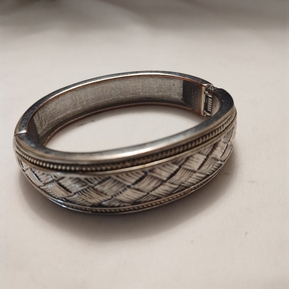 Silver toned woven look hinged Bracelet - Picture 1 of 4